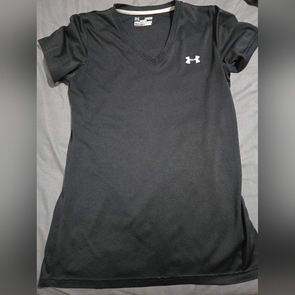 Under Armour Women's Black V-Neck Top